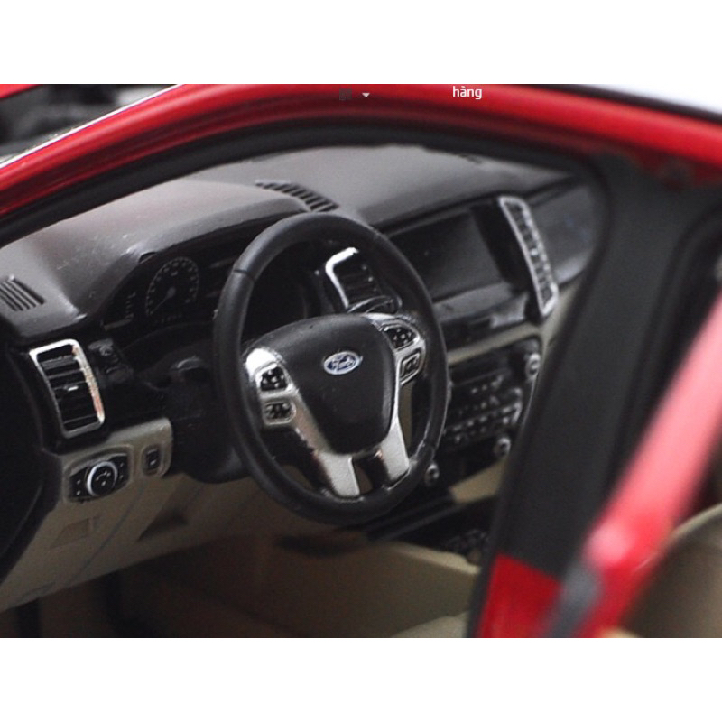 Mô hình xe Ford Everest 2016 tỉ lệ 1:18