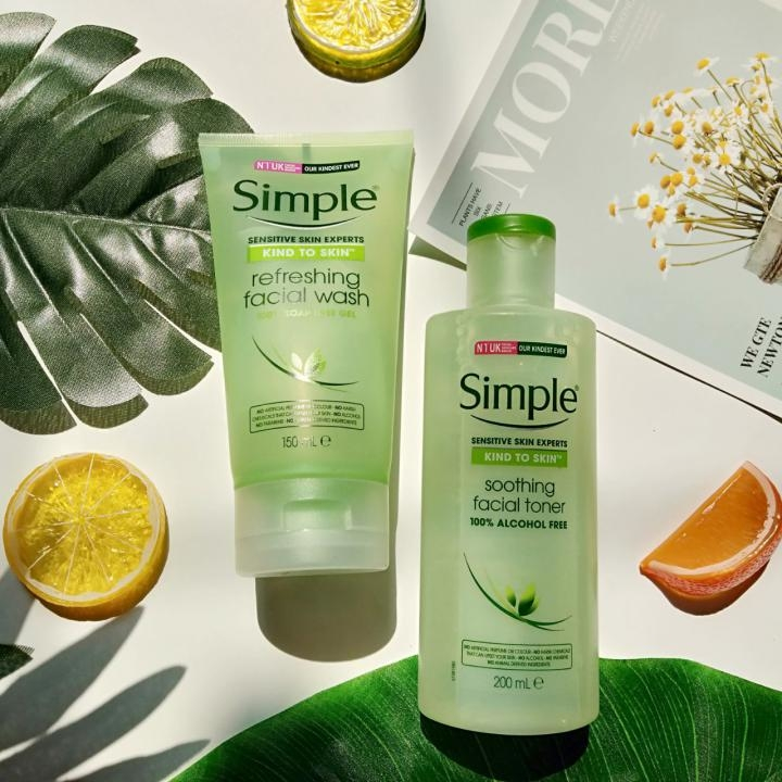 Măng tây babyy - Nước hoa hồng Simple và Sữa rửa mặt dạng Gel Refreshing Simple