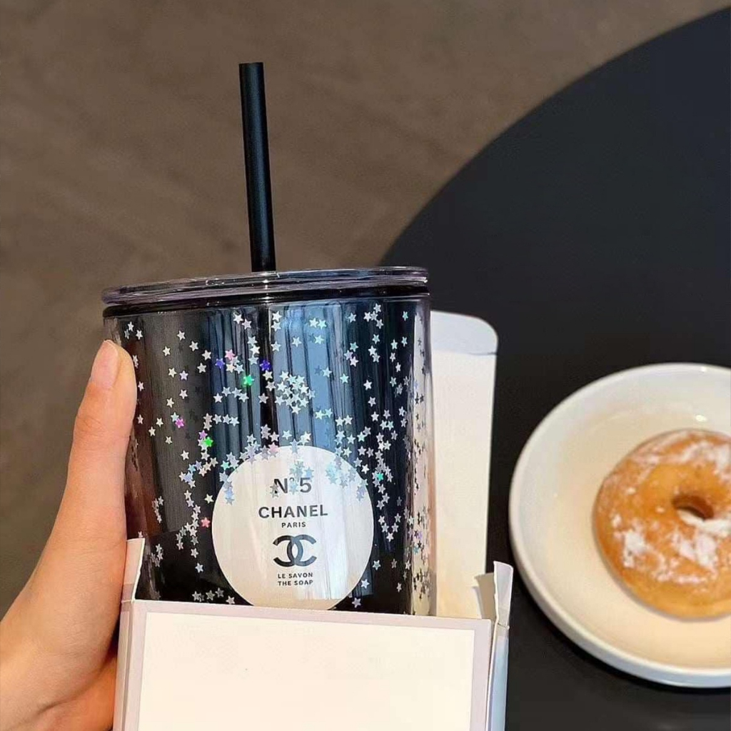 Ly nhựa uống nước 2 lớp kim tuyến Chane.l 750ml Kèm Ống Hút