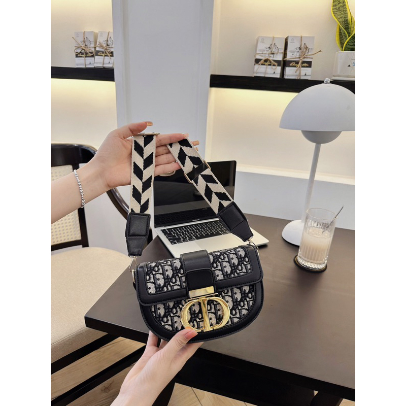 Túi đeo chéo cd dáng bầu dây bảng xinh xĩu 20cm