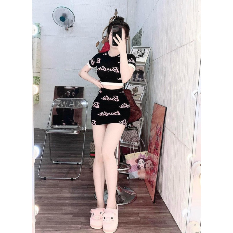 sét áo thun nữ fom cỏorptop tay ngắn cổ tròn hoạ tiết dể thương kèm chân váy chữ a có quần trong ba màu cực đẹp