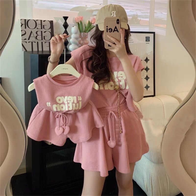 Set quần áo đôi cho mẹ và bé gái đính hoa dễ thương