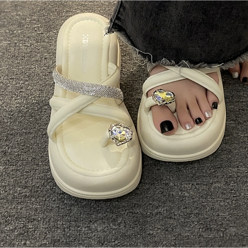 Dép đan chéo đính đá đế dày nữ đi bên ngoài 2023 dễ phối đồ thường ngày