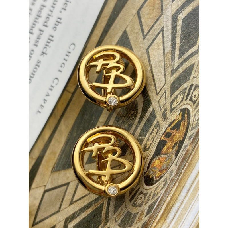 Hoa tai vintage Pierre Balmain