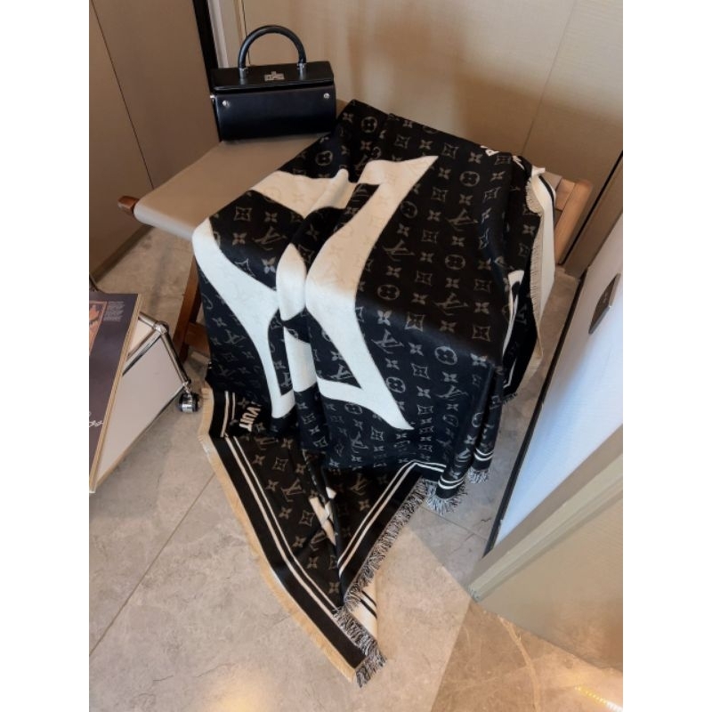 Khăn Choàng Dạ Thỏ Lv Vuông 140x140cm Cao Cấp