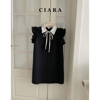 Váy đen phối cổ trắng thắt nơ