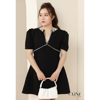 CORAL PEARL - Đầm cổ V Carna thêu đá quyến rũ - Đầm bigsize Carna