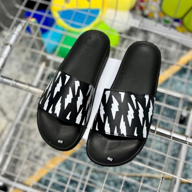 Dép quai ngang tia sét thời trang nam nữ NELL BARRET màu đen hình tia sét tráng bản siêu nét,Full size 38/42