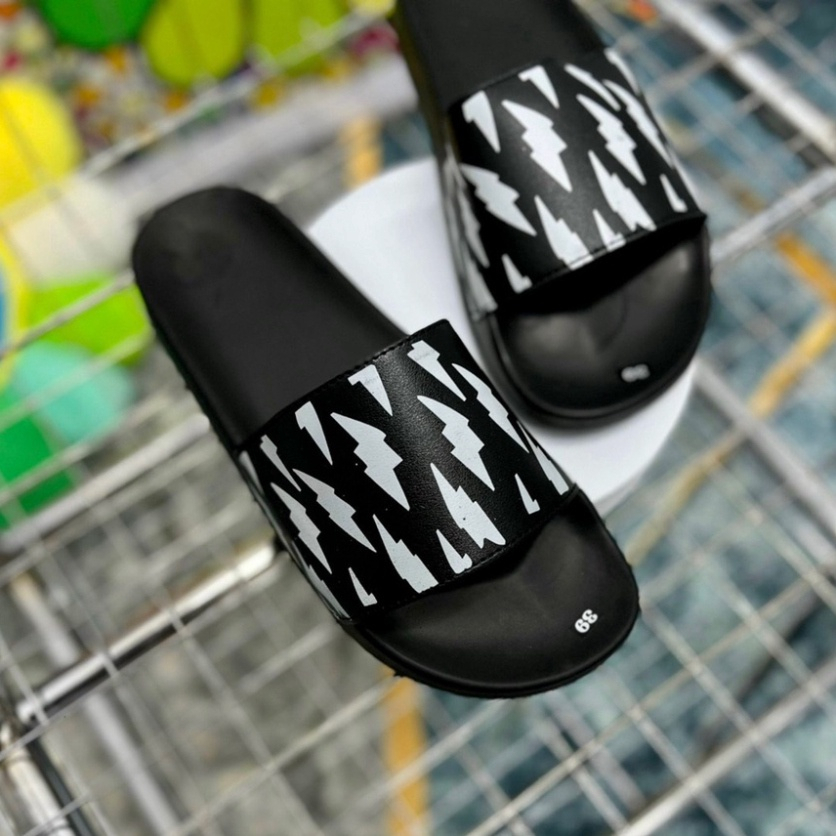 Dép quai ngang tia sét thời trang nam nữ NELL BARRET màu đen hình tia sét tráng bản siêu nét,Full size 38/42