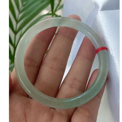 vòng ngọc phỉ thuy trong xoe