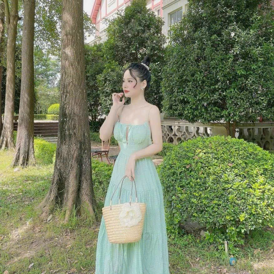 Đầm nữ mặc đi biển chất xốp chỉ hai dây cúp xẻ ngực có mút phối hở lưng sexy váy maxi xoè sang chảnh