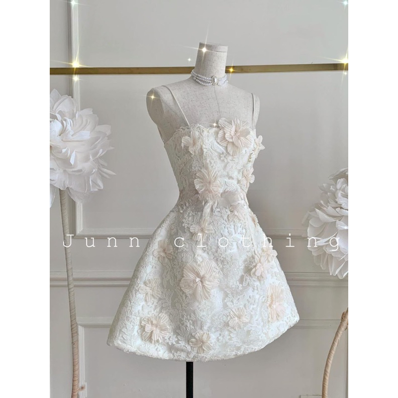 Váy ren 2s đính kết hoa tỉ mỉ