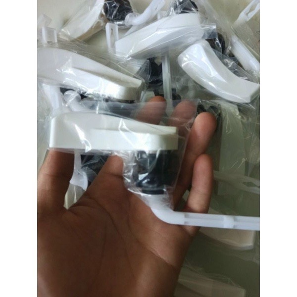 Cần gạt nước bồn cầu nhà vệ ,nút gạt bồn cầu Gia Thành gạc