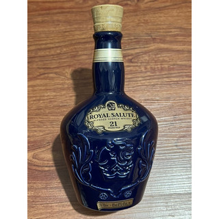 Vỏ chai rượu Chivas 21
