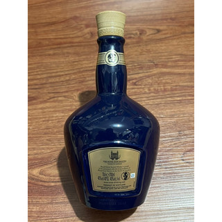 Vỏ chai rượu Chivas 21