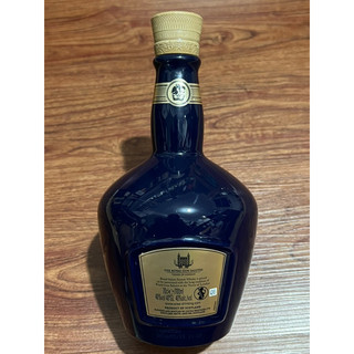 Vỏ chai rượu Chivas 21