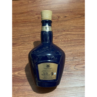 Vỏ chai rượu Chivas 21