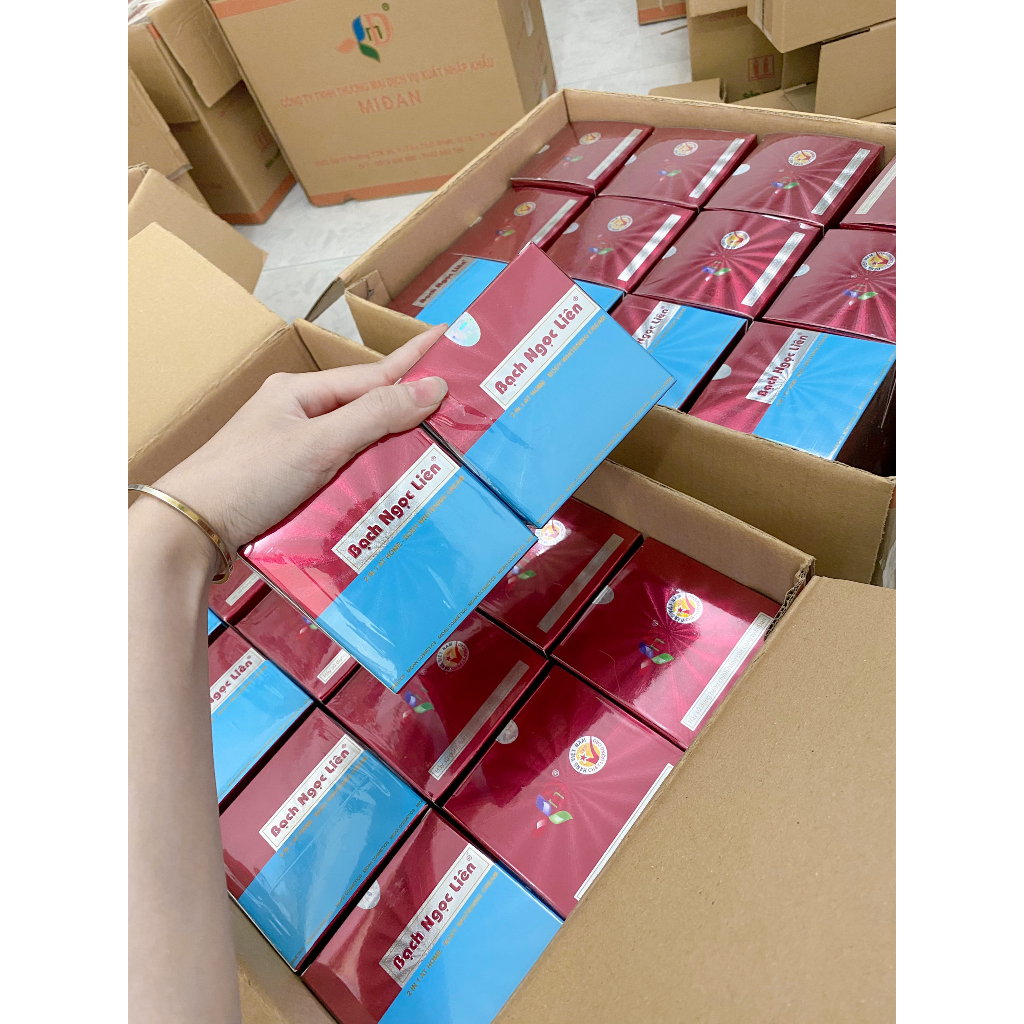 Kem dưỡng trắng da toàn thân Bạch Ngọc Liên Body Whitening 2 in 1 At Home – Bạch Ngọc Liên Xanh (90g) | BigBuy360 - bigbuy360.vn