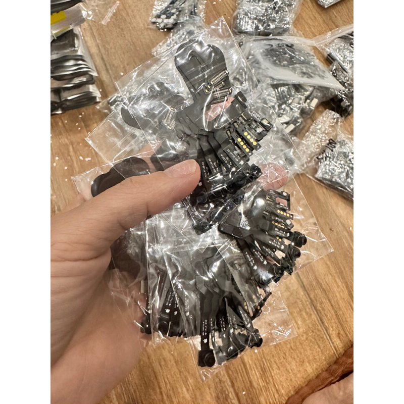 Cam trước ip zin bóc- Bảo hành 8 tháng