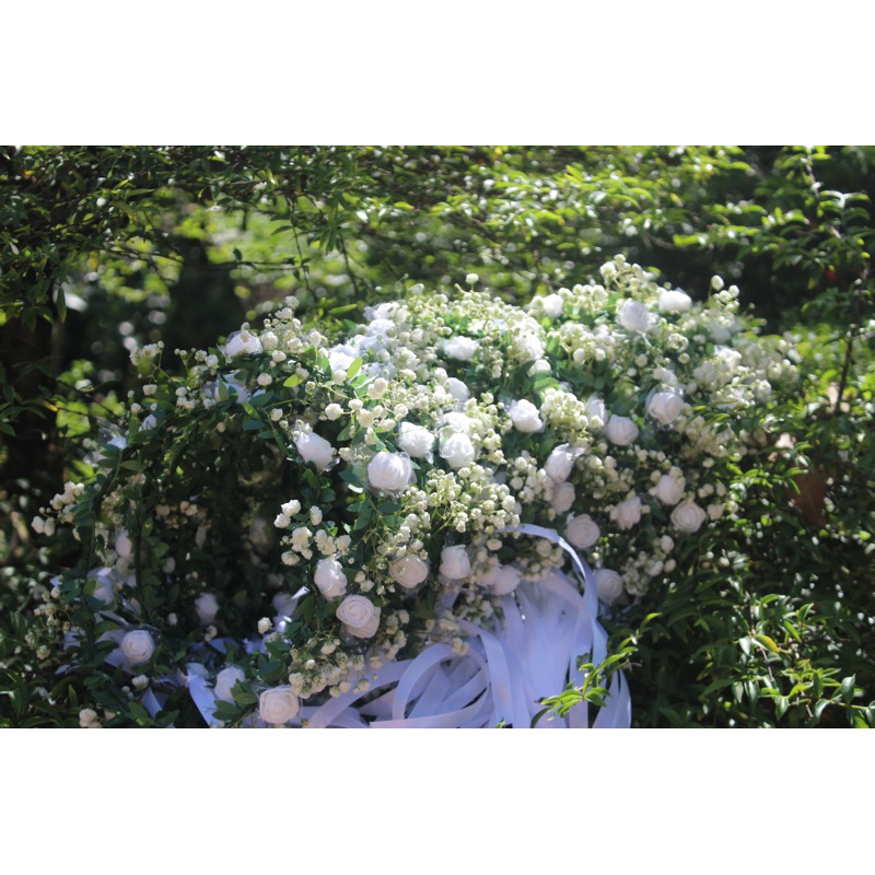 Vòng hoa baby tươi phối hoa trắng