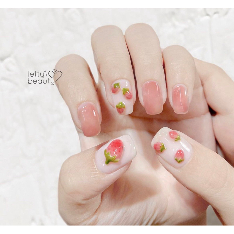 Móng úp xinh trái dâu