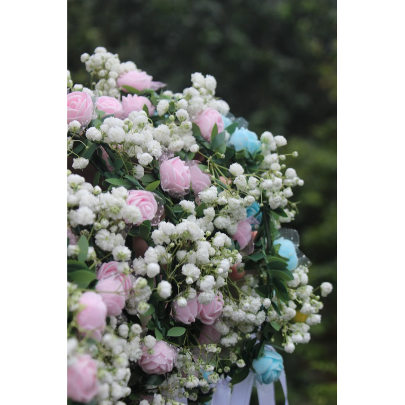 Vòng hoa baby tươi phối hoa trắng