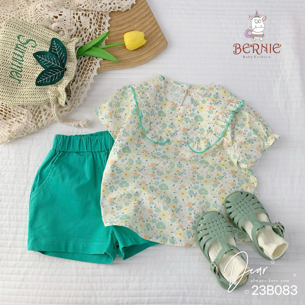 Bộ áo cộc tay hoa nhí phối quần đùi kaki Bernie cho bé gái