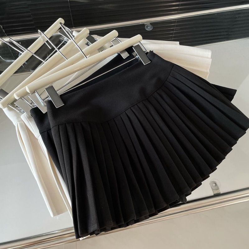 Chân Váy Dập Ly Lưng Cao Phối logo Kim Loại Chane