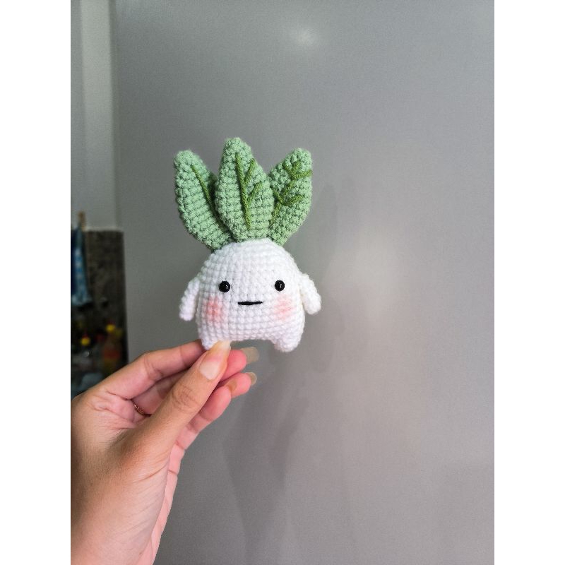 Móc khoá củ cải nhân sâm bằng len