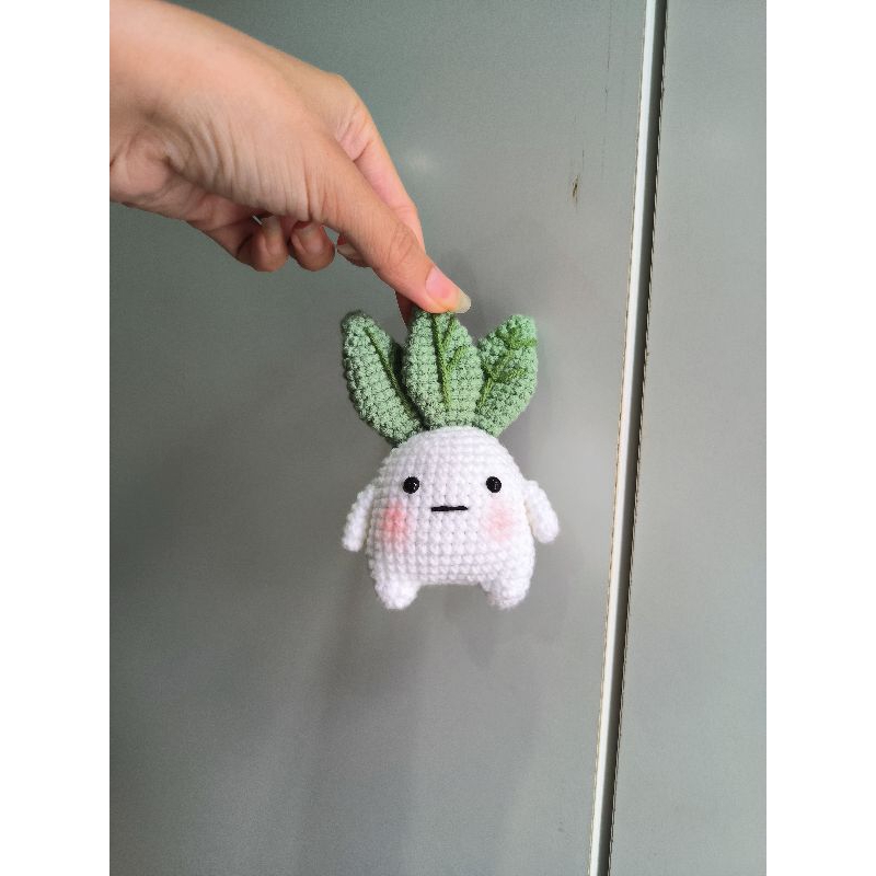 Móc khoá củ cải nhân sâm bằng len