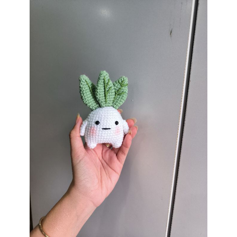 Móc khoá củ cải nhân sâm bằng len