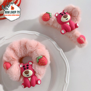 Kẹp tóc Gấu Dâu Lotso phủ lông nhung mềm mịn đáng yêu, Cột tóc Hàn Quốc lông nhung đính gấu phong cách dễ thương