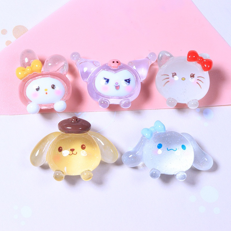 Charm dạ quang phát sáng nhiều màu sắc, giao màu ngẫu nhiên