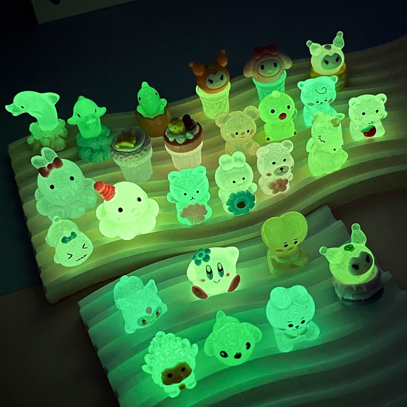 Charm dạ quang phát sáng nhiều màu sắc, giao màu ngẫu nhiên