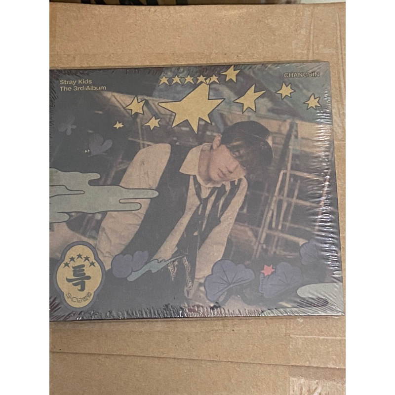 HỘP ĐỰNG ẢNH VÀ CARD "5 STAR" STRAY KIDS