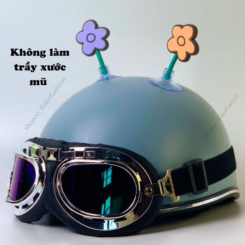 Bông hoa gắn mũ bảo hiểm xinh xắn, đáng yêu