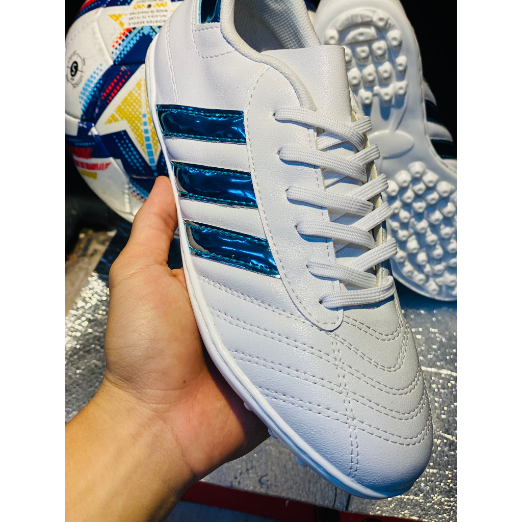 Giày đá banh ba sọc Ct3x mới siêu nhẹ