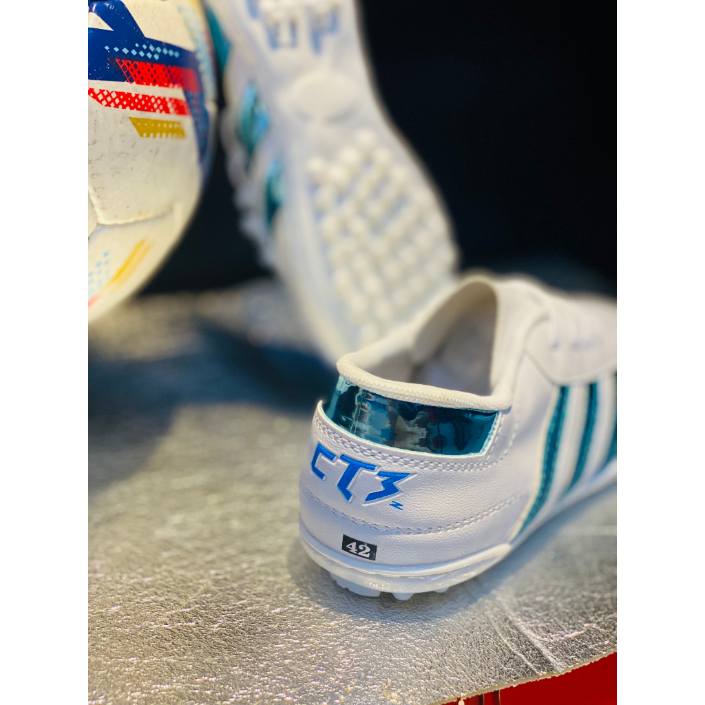 Giày đá banh ba sọc Ct3x mới siêu nhẹ