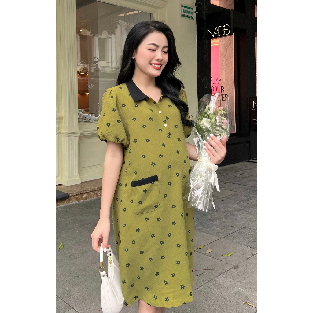 Váy bầu Creamy Dress chất liệu gạo phối cổ polo, họa tiết hoa nhí trẻ trung được thiết kế bởi LAMME