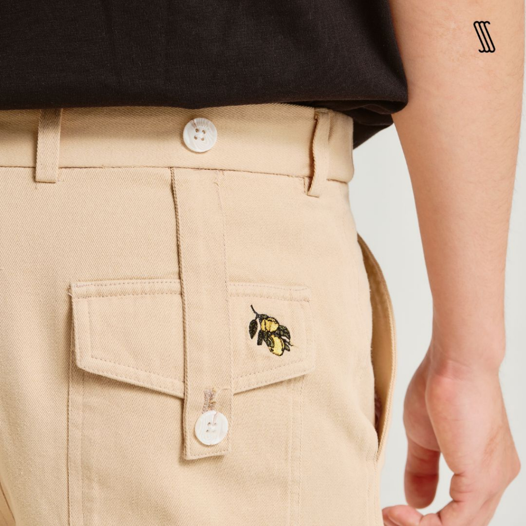 Quần đùi chun ẩn nam SSSTUTTER shorts khaki thêu quả chanh với điểm nhấn túi quần sau "SUMMER ESCAPISM" LEMON SHORTS