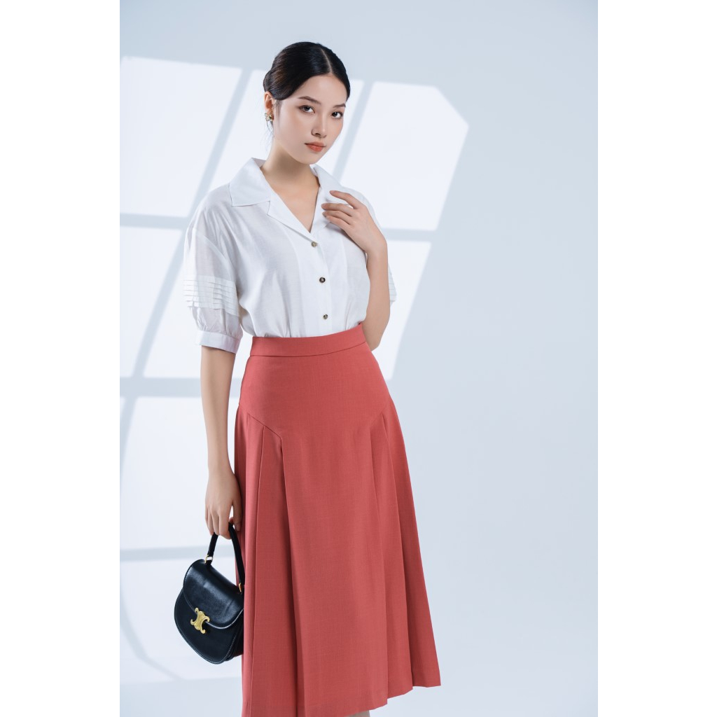 Áo sơ mi nữ SPEARL thiết kế cỏ 2 ve, tay cộc dáng suông vải tơ thô - 23SF26818069