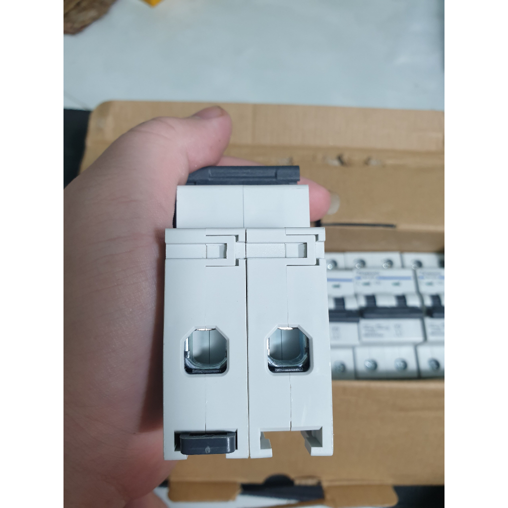 Át đôi ,2P panasonic 32A 40A 63A giá rẻ