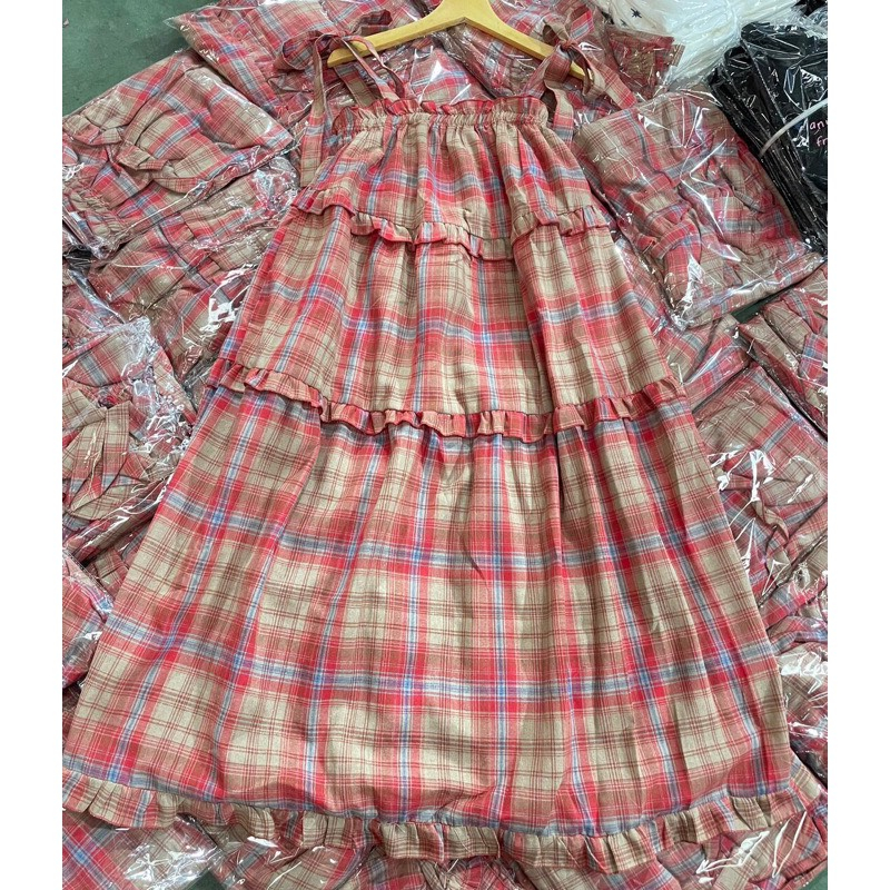 Váy hai dây kẻ đỏ vintage dáng dài babydoll,đầm 2 dây maxi đi biển mùa hè chất kẻ đũi thô QCCC V14 SUTANO | BigBuy360 - bigbuy360.vn