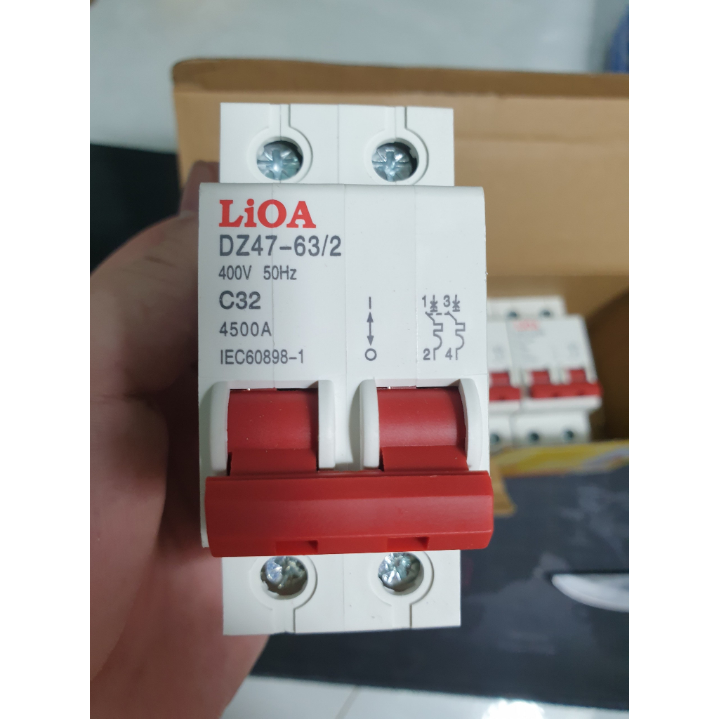 Át atomat đôi Lioa 32A 63A giá rẻ