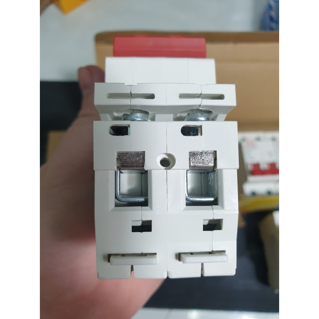 Át atomat đôi Lioa 32A 63A giá rẻ