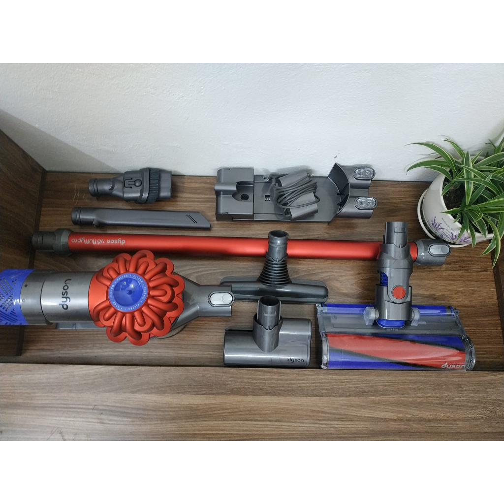 Máy hút bụi Dyson V6 phiên bản có lọc Hepa bàn hút nhung mềm full phụ kiên