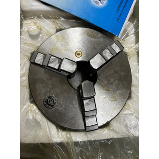 Mâm cặp cơ hãng quả địa cầu k11-200 3 chấu, phi 200mm.