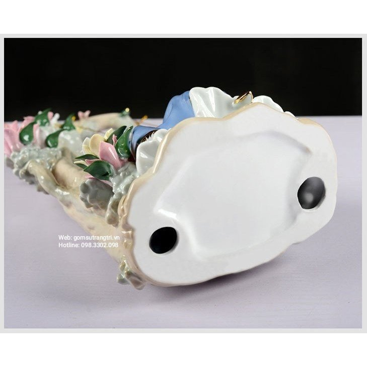 Tượng Sứ Cô Gái Châu Âu