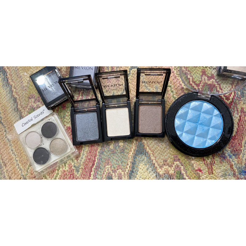 Tách lẻ.màu mắt lẻ Revlon