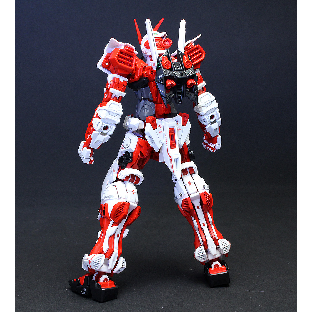 Mô hình Gundam RG 19 Astray Red Frame - Bandai